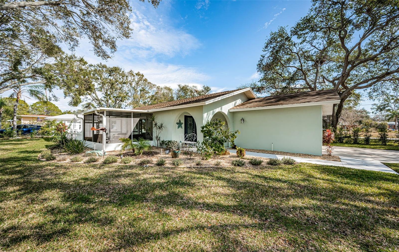 969 GULF VIEW BLVD - Photo 1