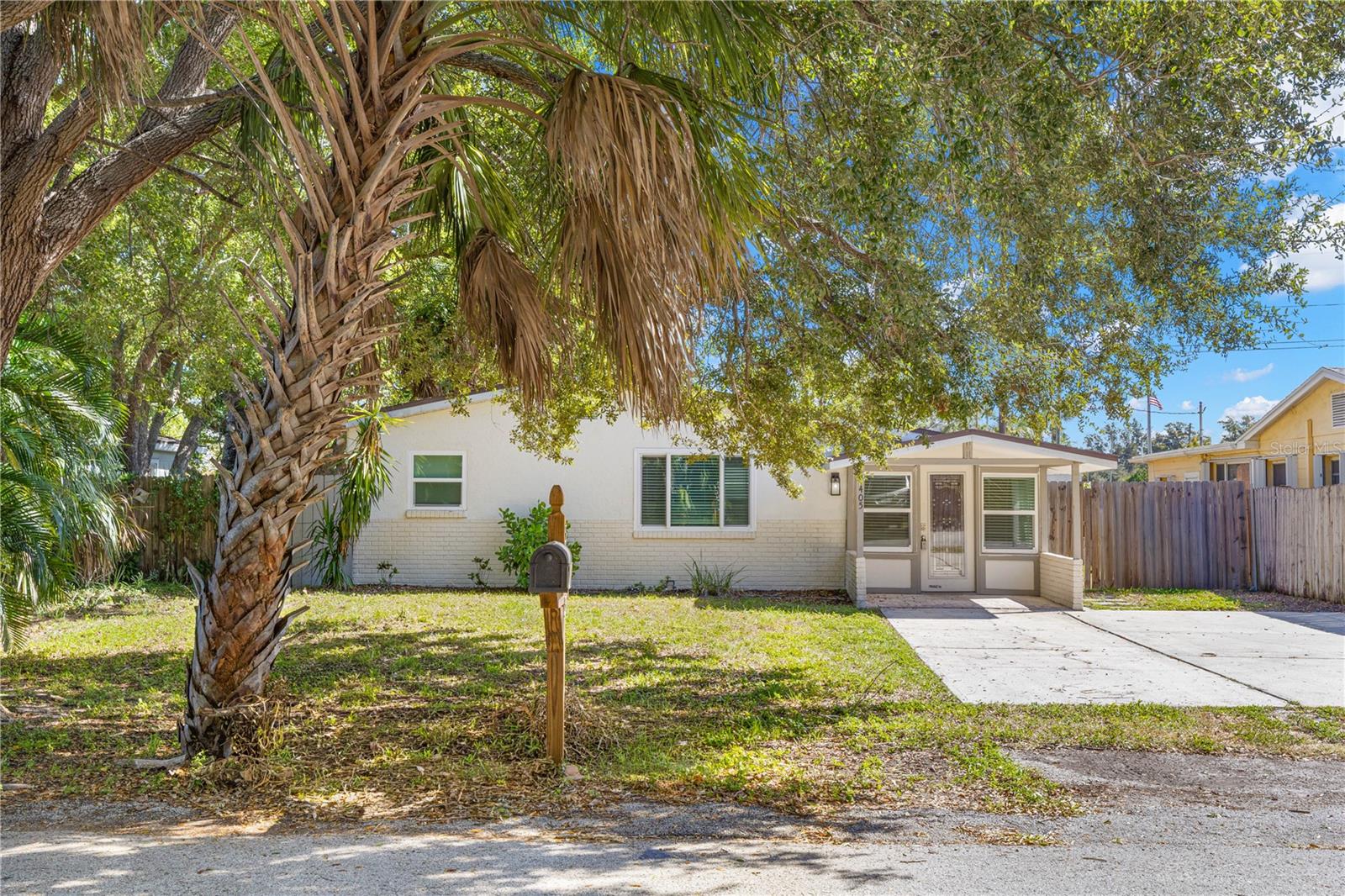 5405 70TH WAY N - Photo 1