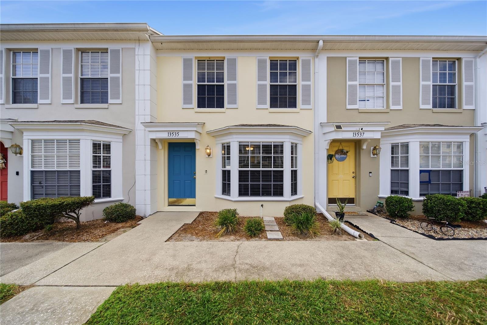 13535 EMBASSY PARK CT - Photo 1