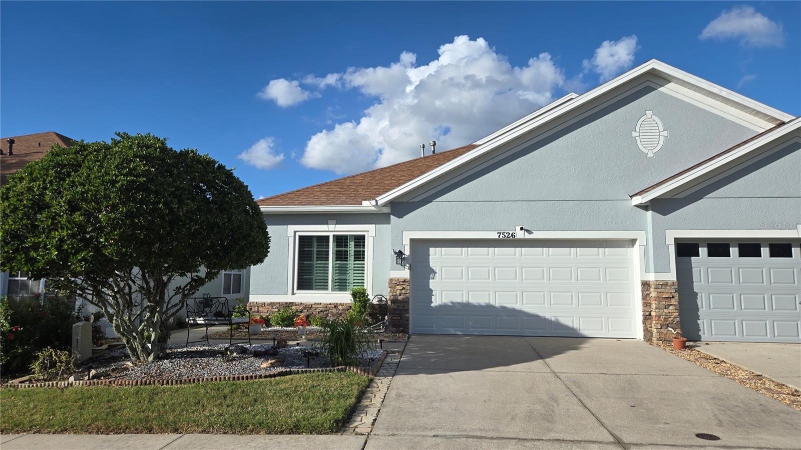7526 SURREY PINES DR - Photo 1