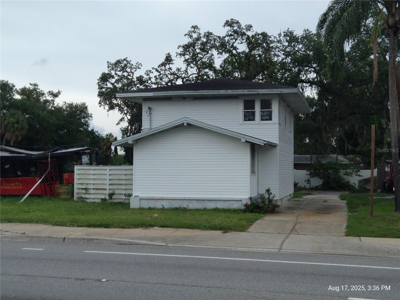 909 and 911 WEST HILLSBOROUGH AVE - Photo 1