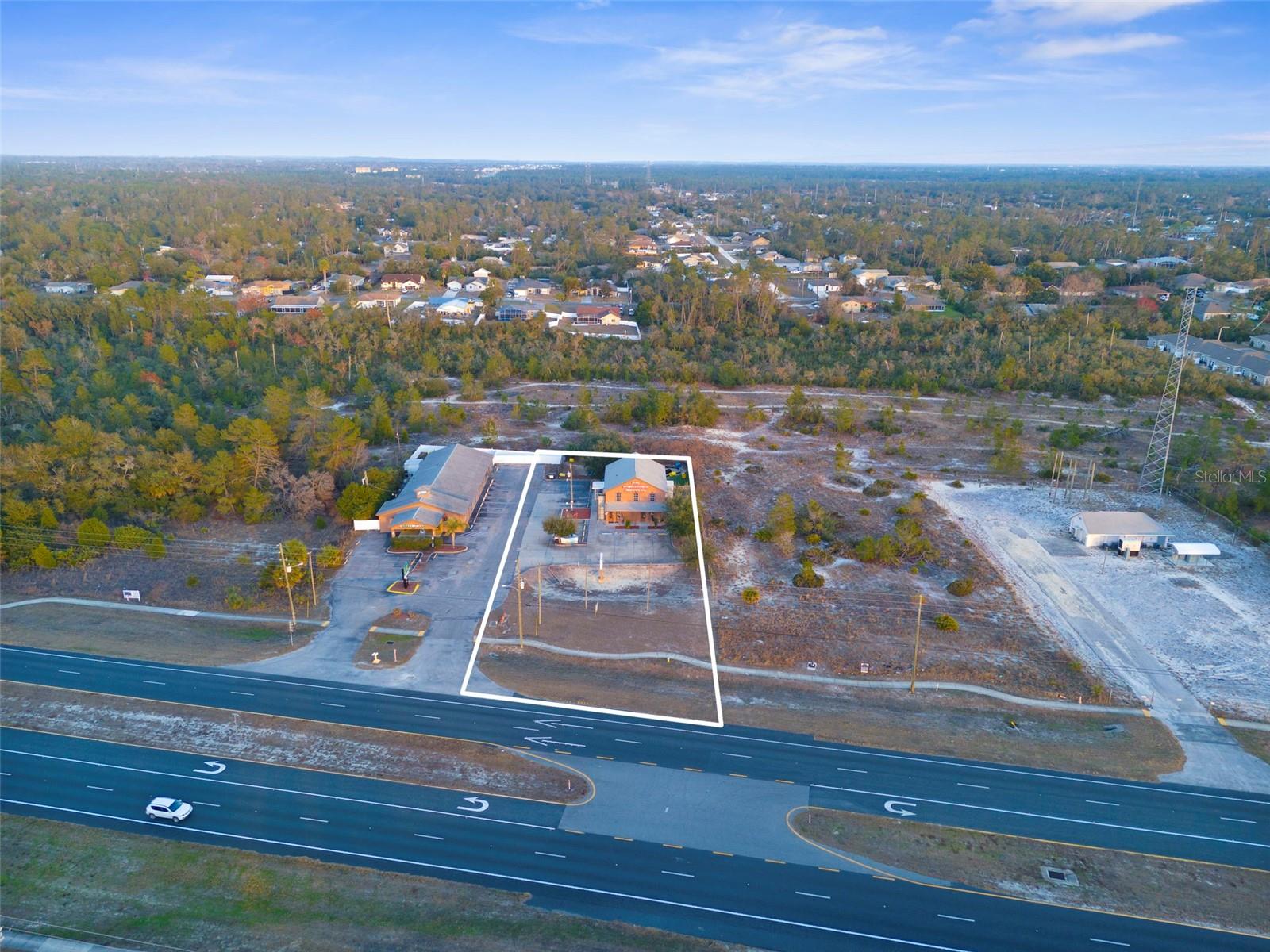 7044 COMMERCIAL WAY - Photo 1