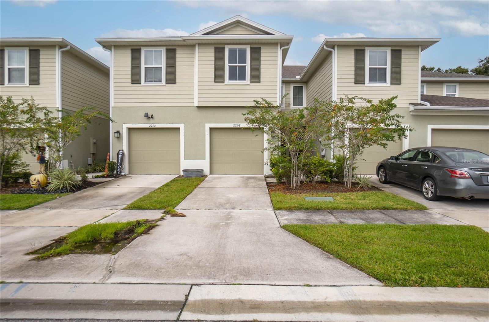 2208 LACEFLOWER DR - Photo 1