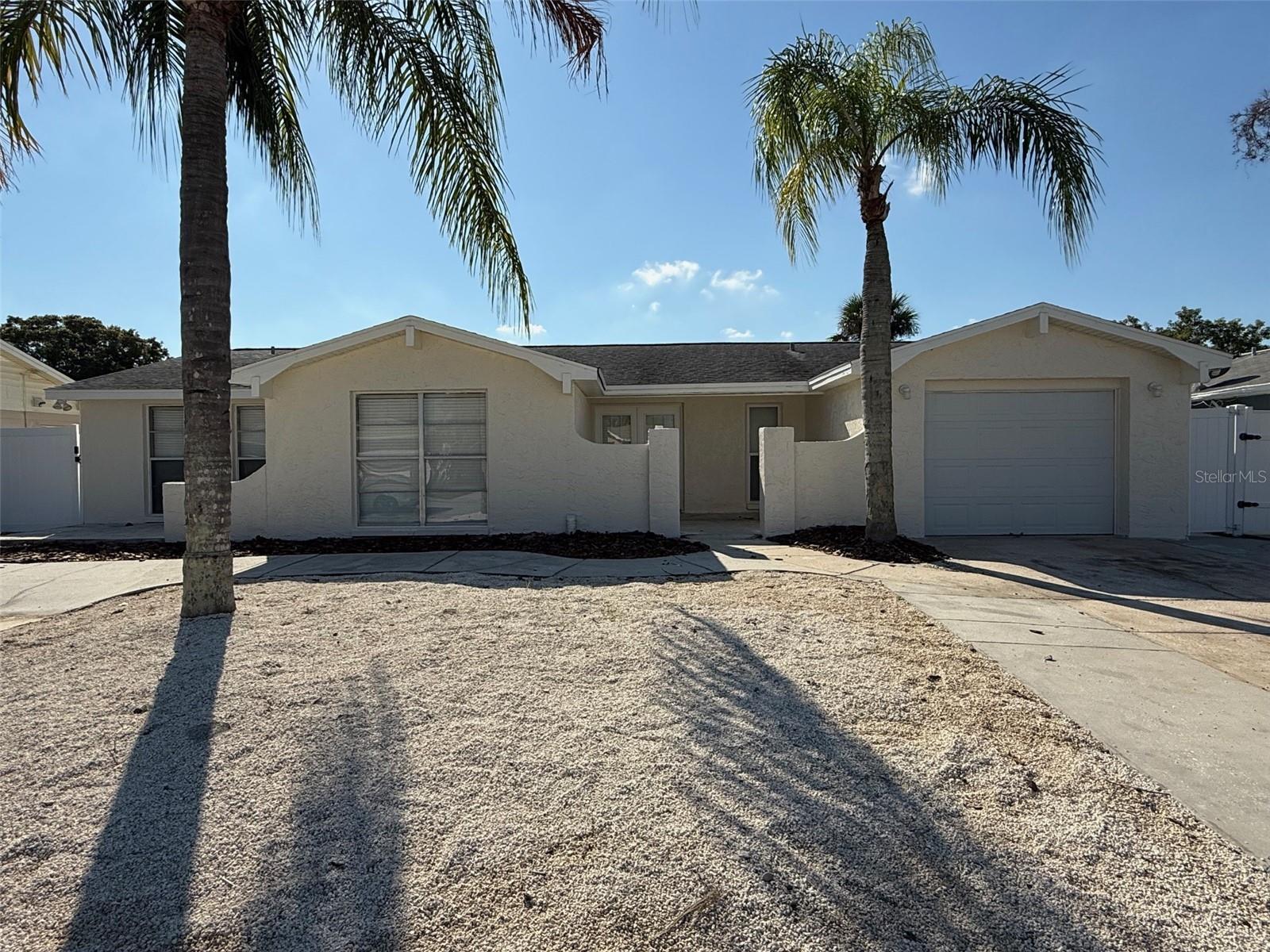 6104 SEABREEZE DR - Photo 1