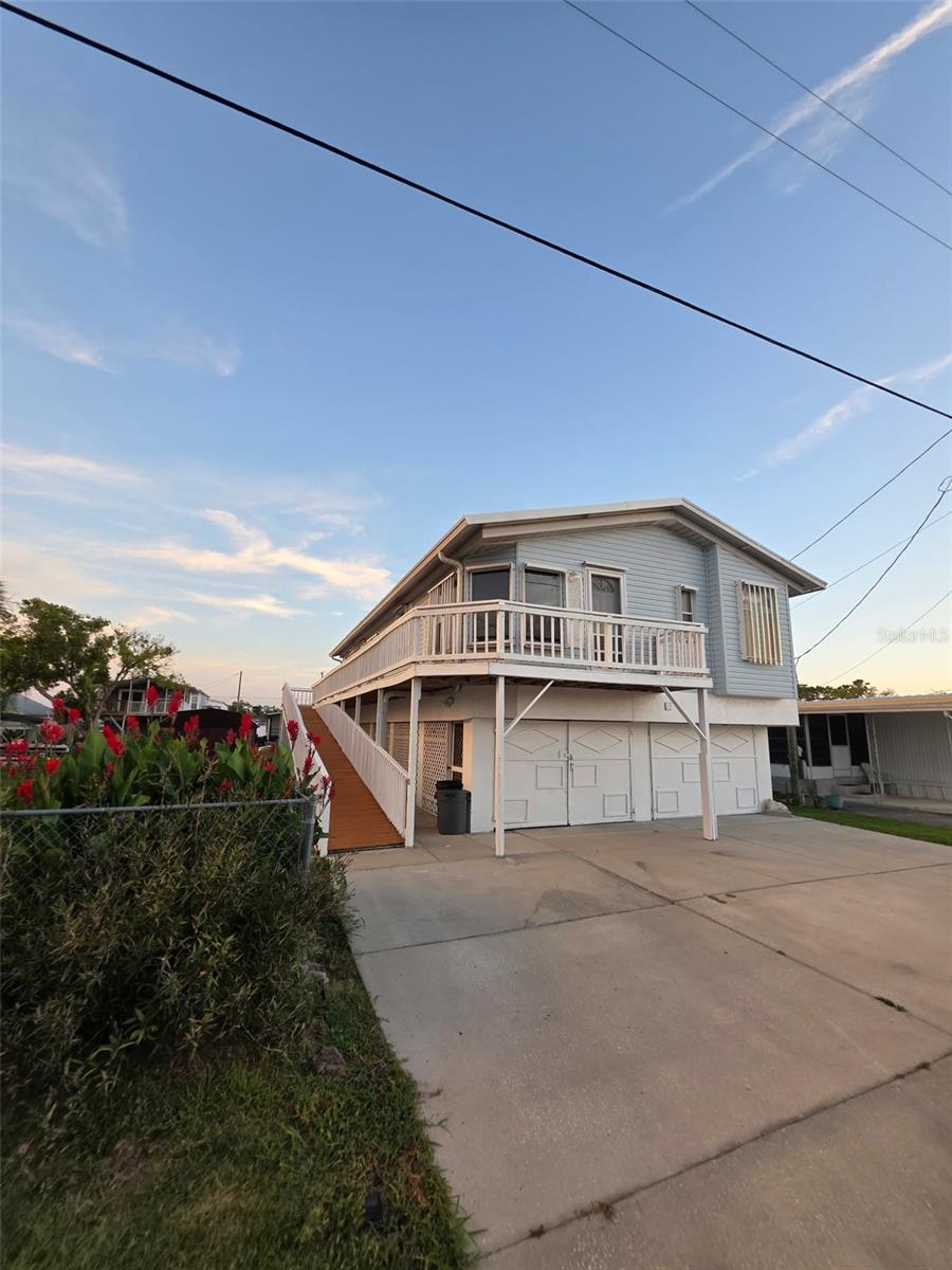 6814 GULL LN - Photo 1