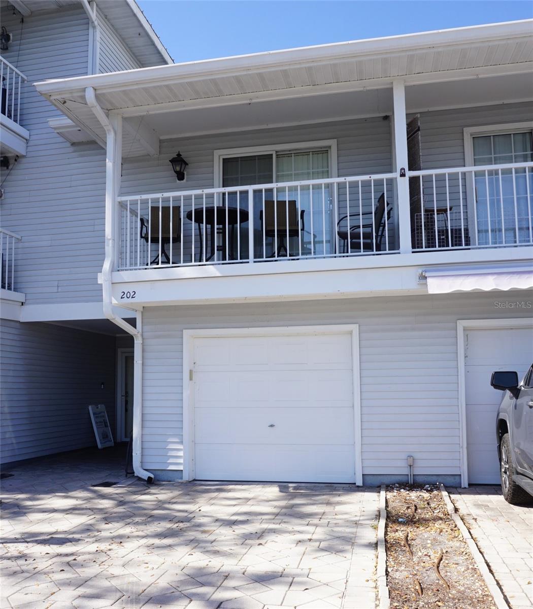 2051 VISTA DEL SOL CIR #202 - Photo 1