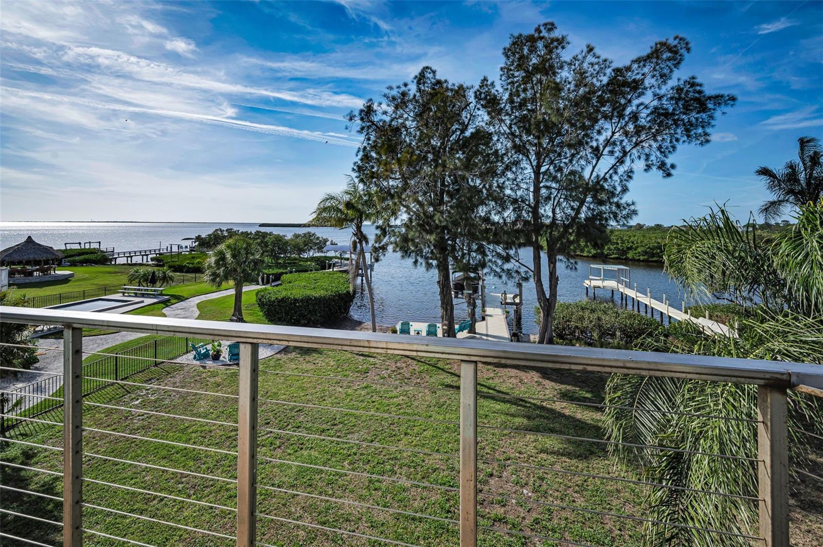 1626 SEA BREEZE DR - Photo 1
