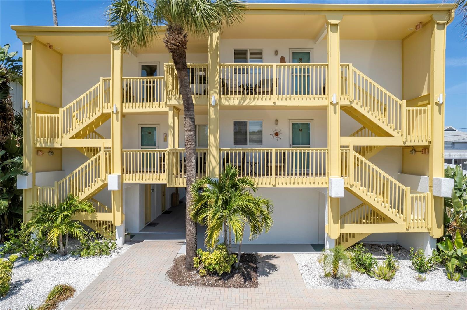 708 GULF BLVD #D - Photo 1