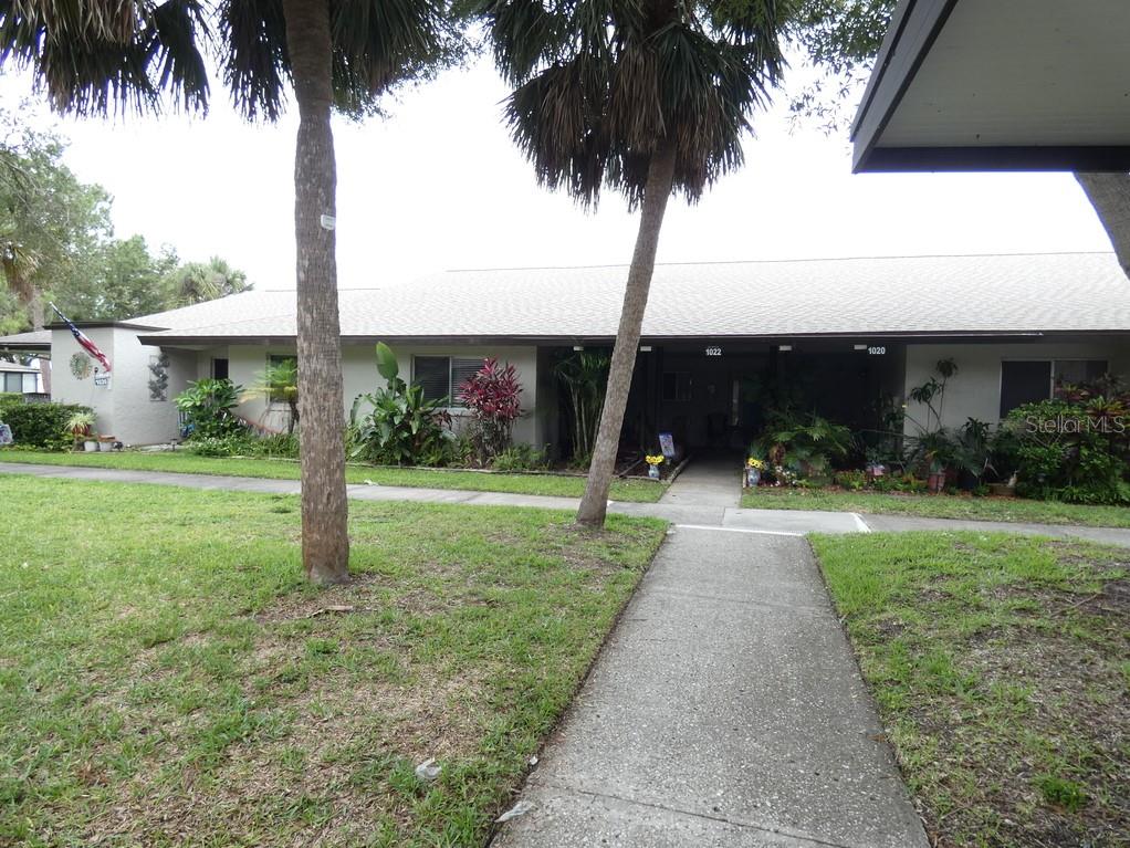 1024 10TH CIR SE - Photo 1