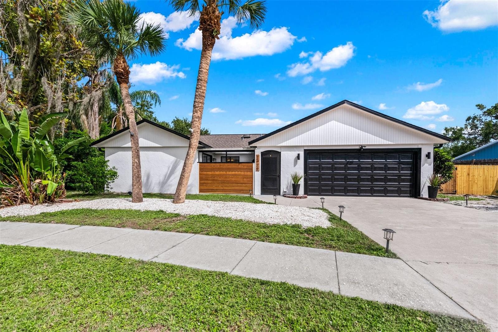 2911 WOODPINE CT - Photo 1