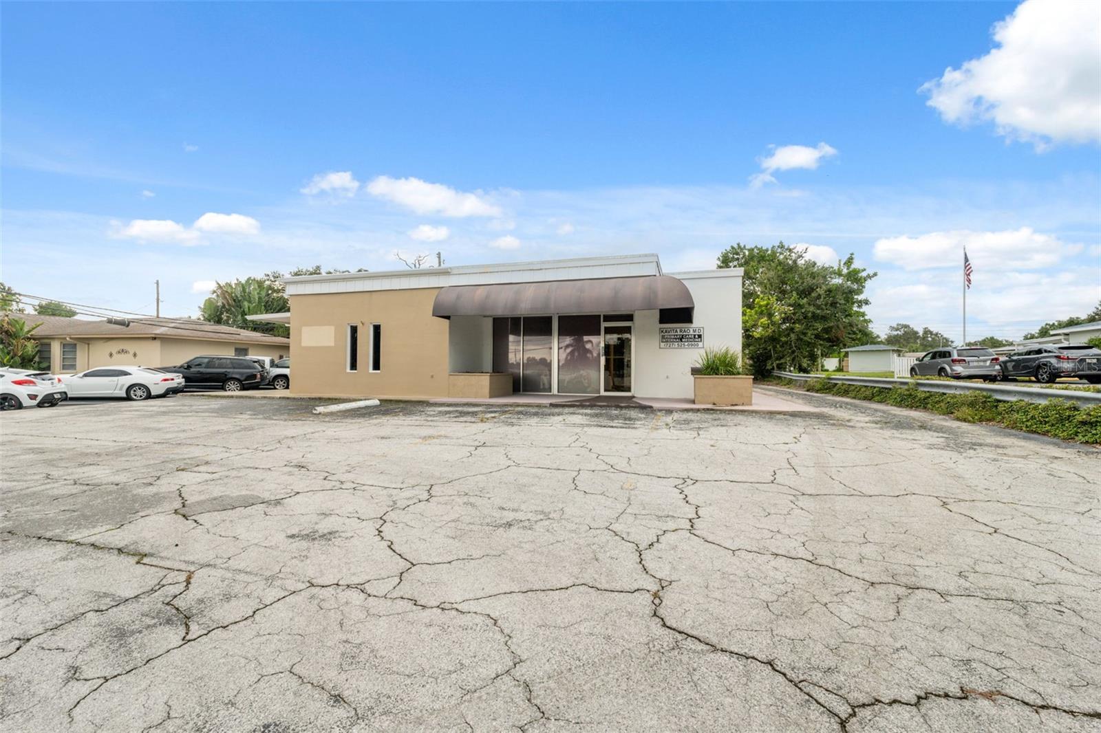 2101 INDIAN ROCKS RD S - Photo 1