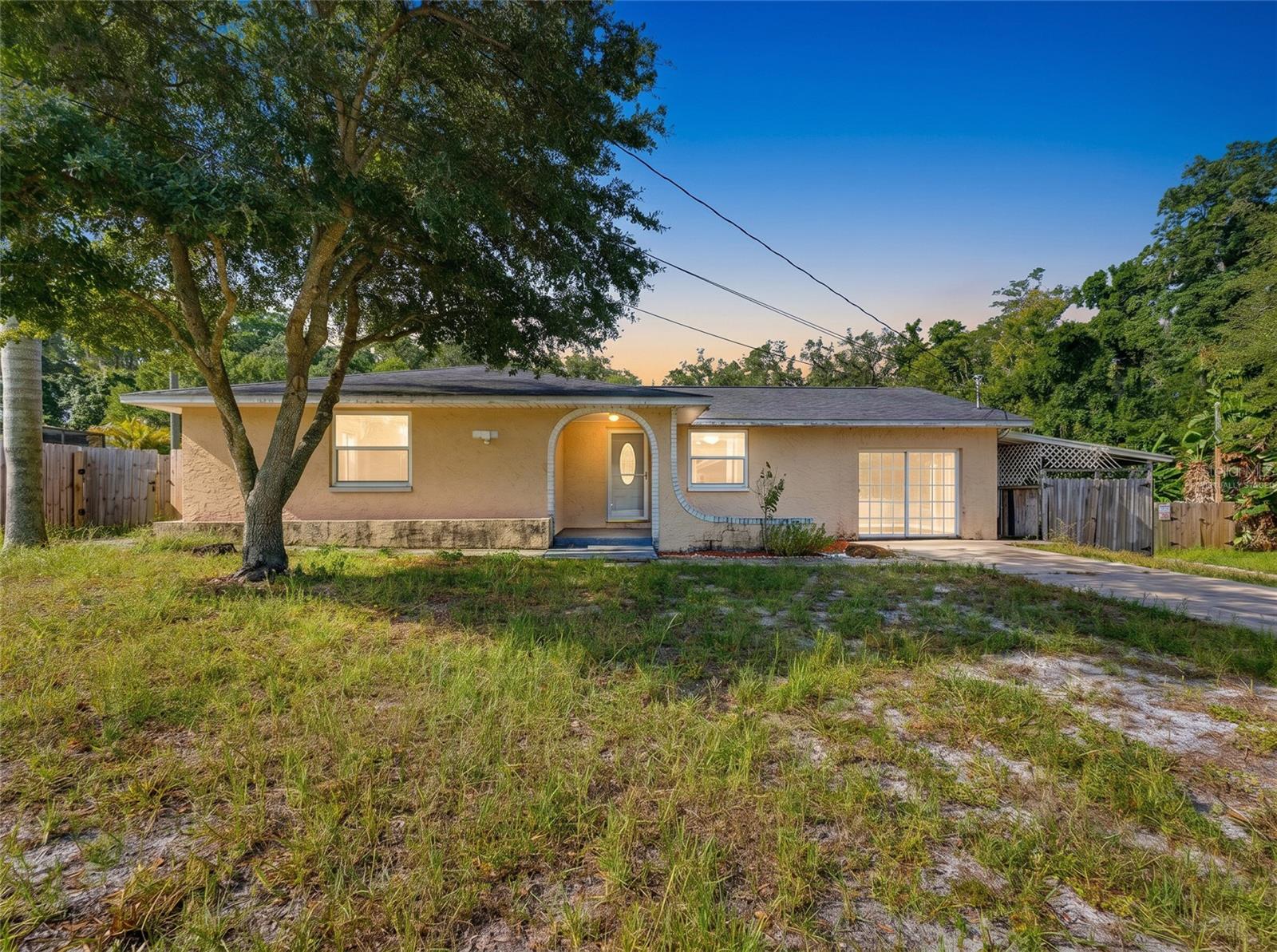 1116 E OAKWOOD ST - Photo 1