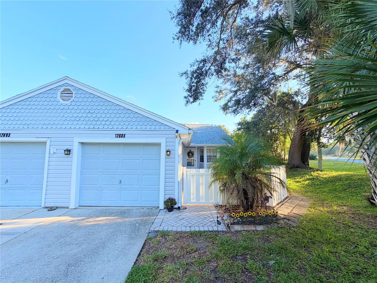 12605 KNOLLBROOK LN - Photo 1