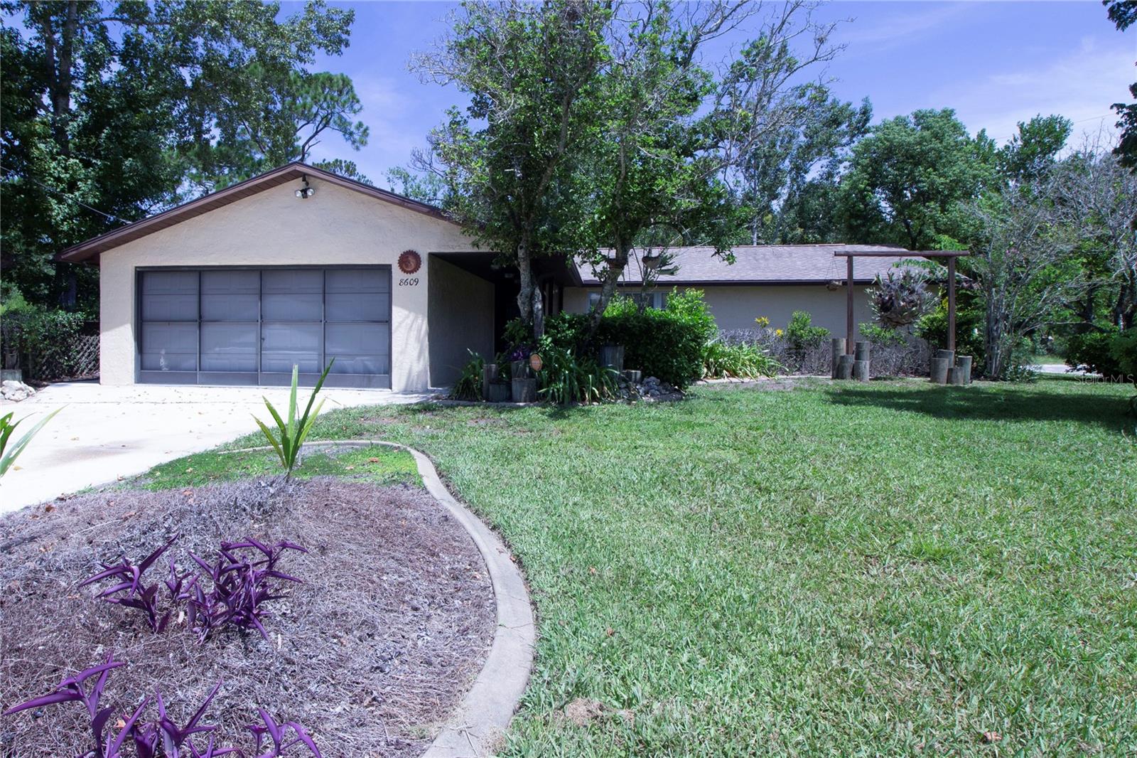 8609 HORIZON LN - Photo 1
