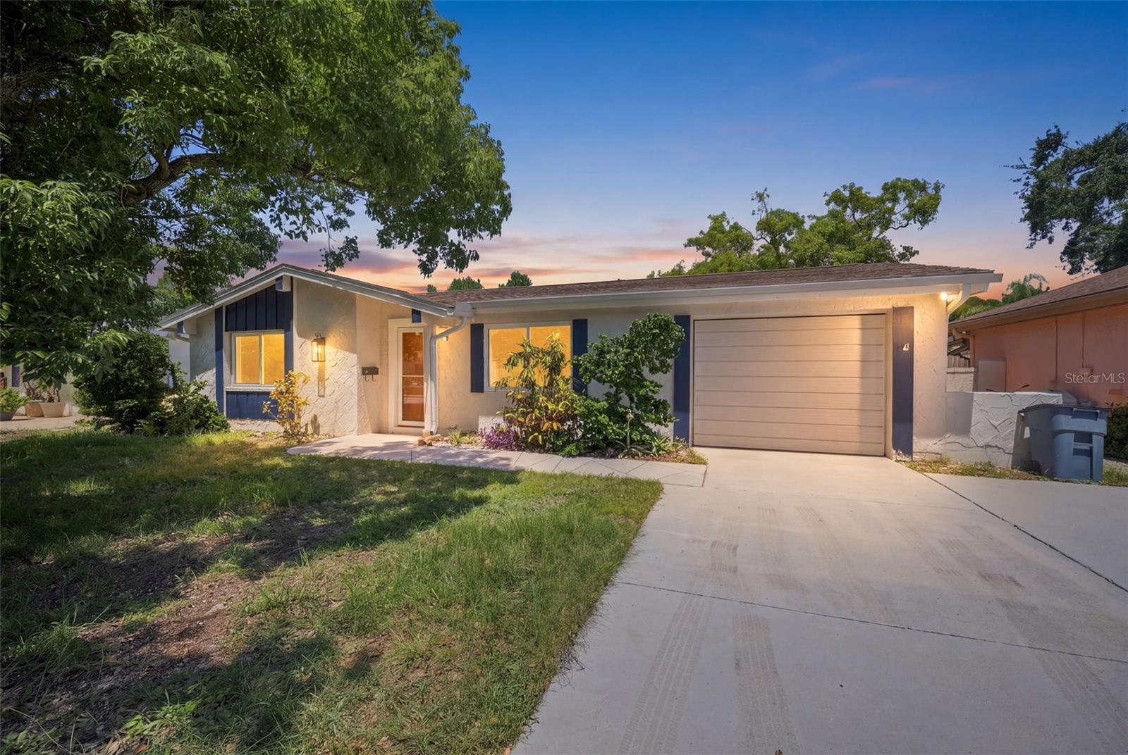 4025 STRATFIELD DR - Photo 1