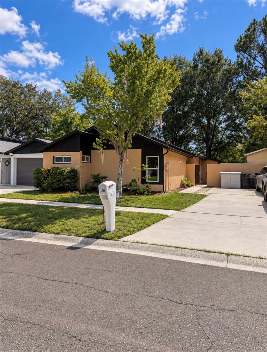 1932 GREGORY DR - Photo 1
