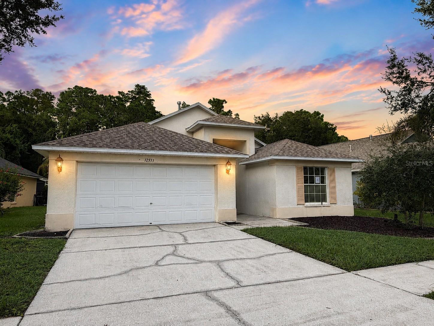 12533 SPARKLEBERRY RD - Photo 1