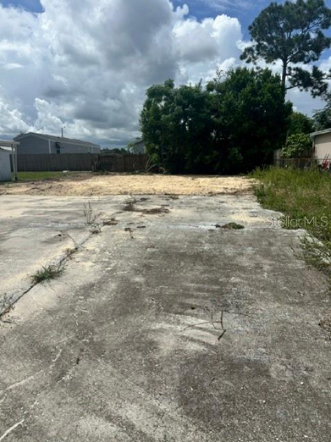 6604 TRALEE AVE - Photo 1