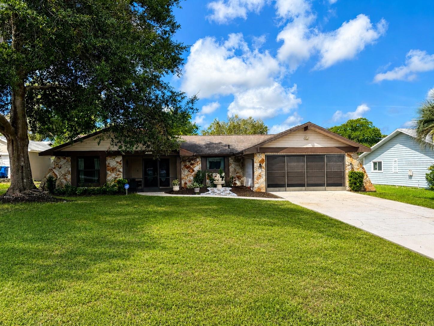 7401 GALLOWAY RD - Photo 1