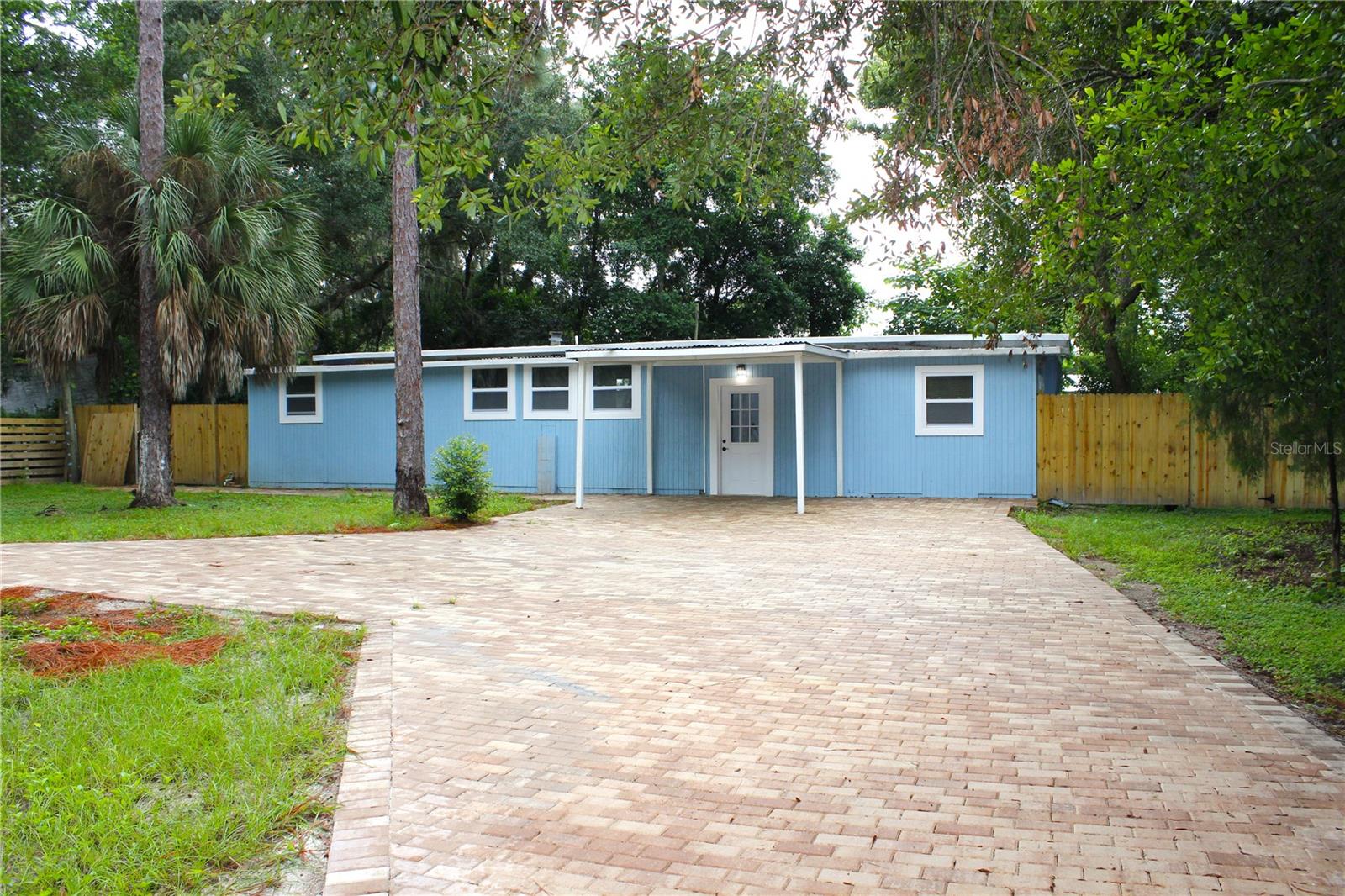 6934 AZLEE AVE - Photo 1