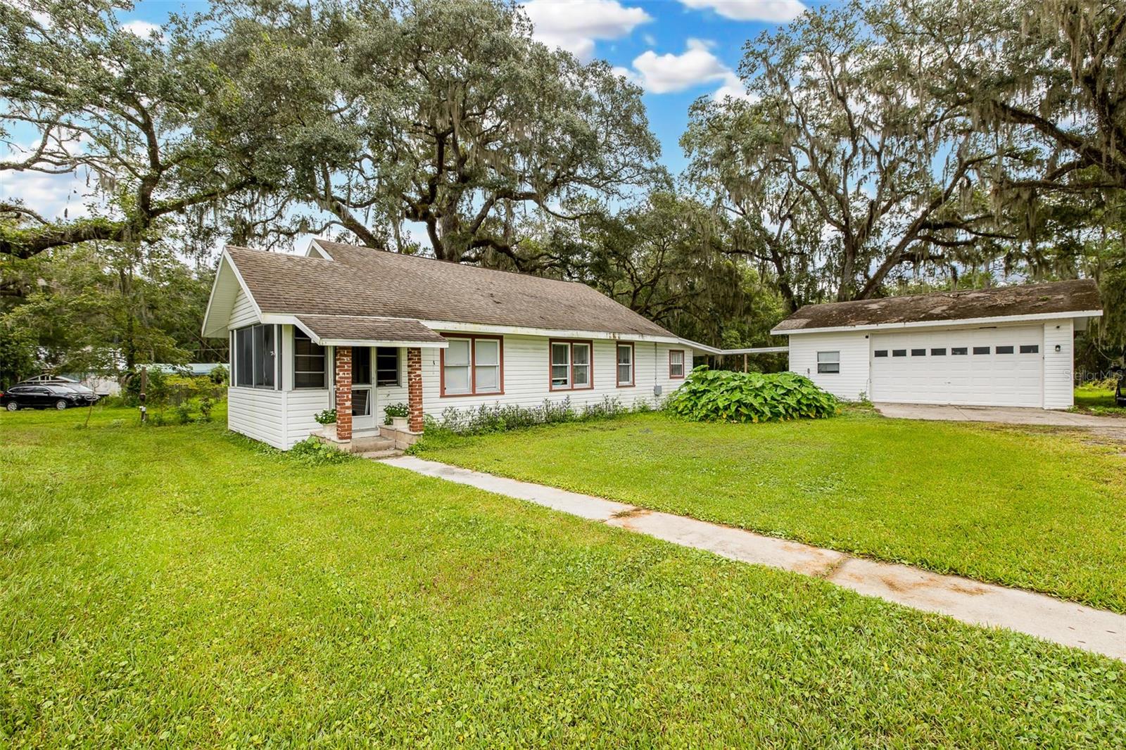 1205 S MAIN ST - Photo 1