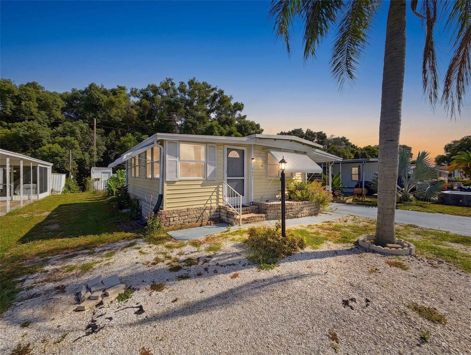 6601 KUMQUAT DR - Photo 1