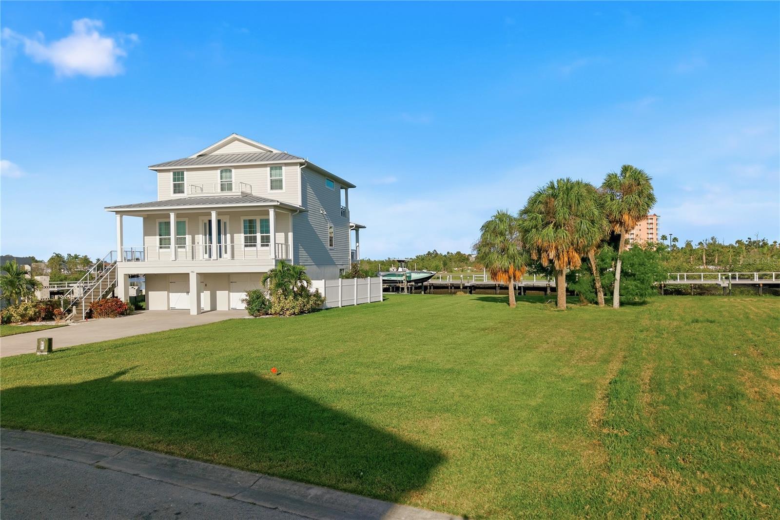 5807 ELISABETHAN LN - Photo 1