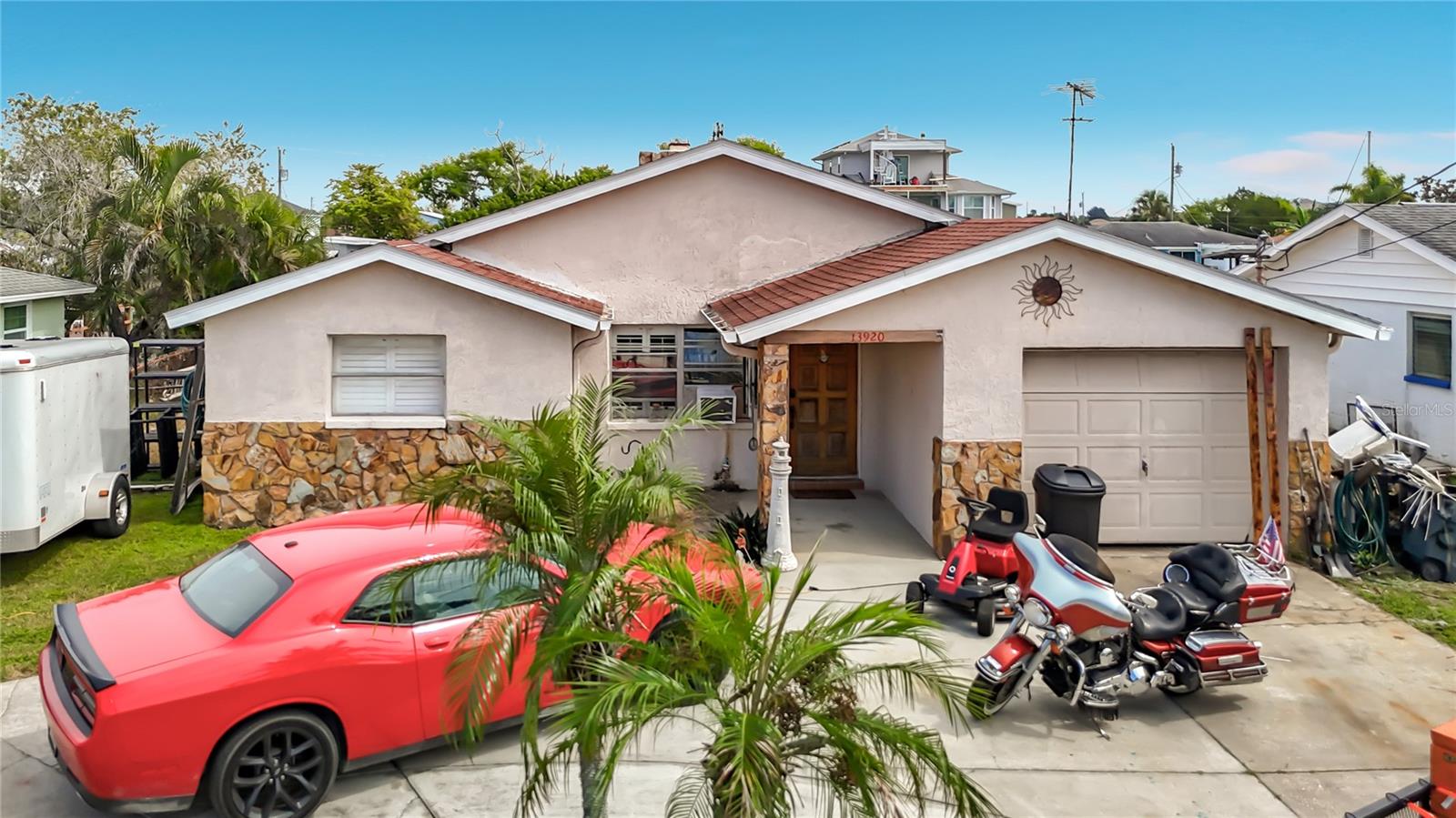 13920 BARNARD AVE - Photo 1