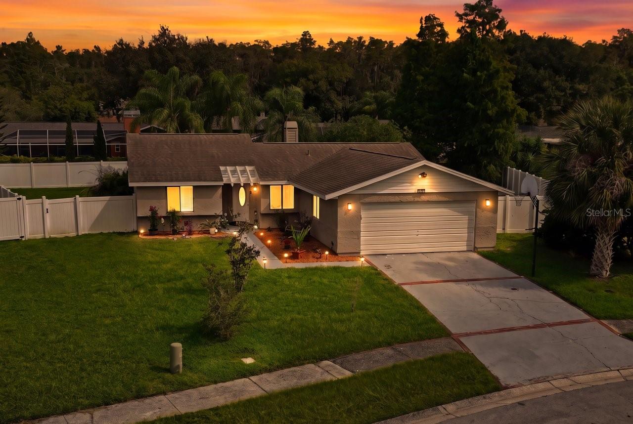 583 LONGWOOD CT - Photo 1