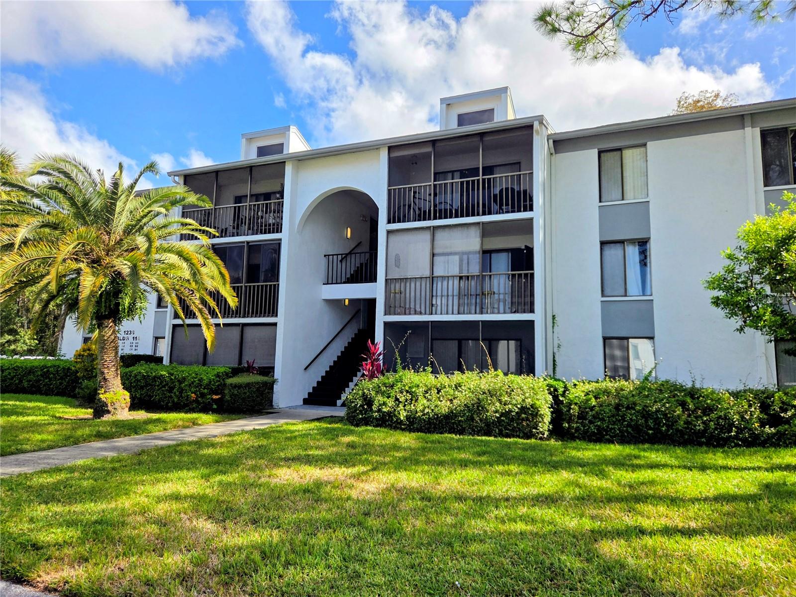 1236 PINE RIDGE CIR W #B1 - Photo 1