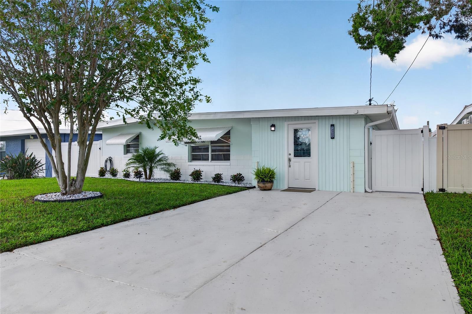 13309 CAROL DR - Photo 1