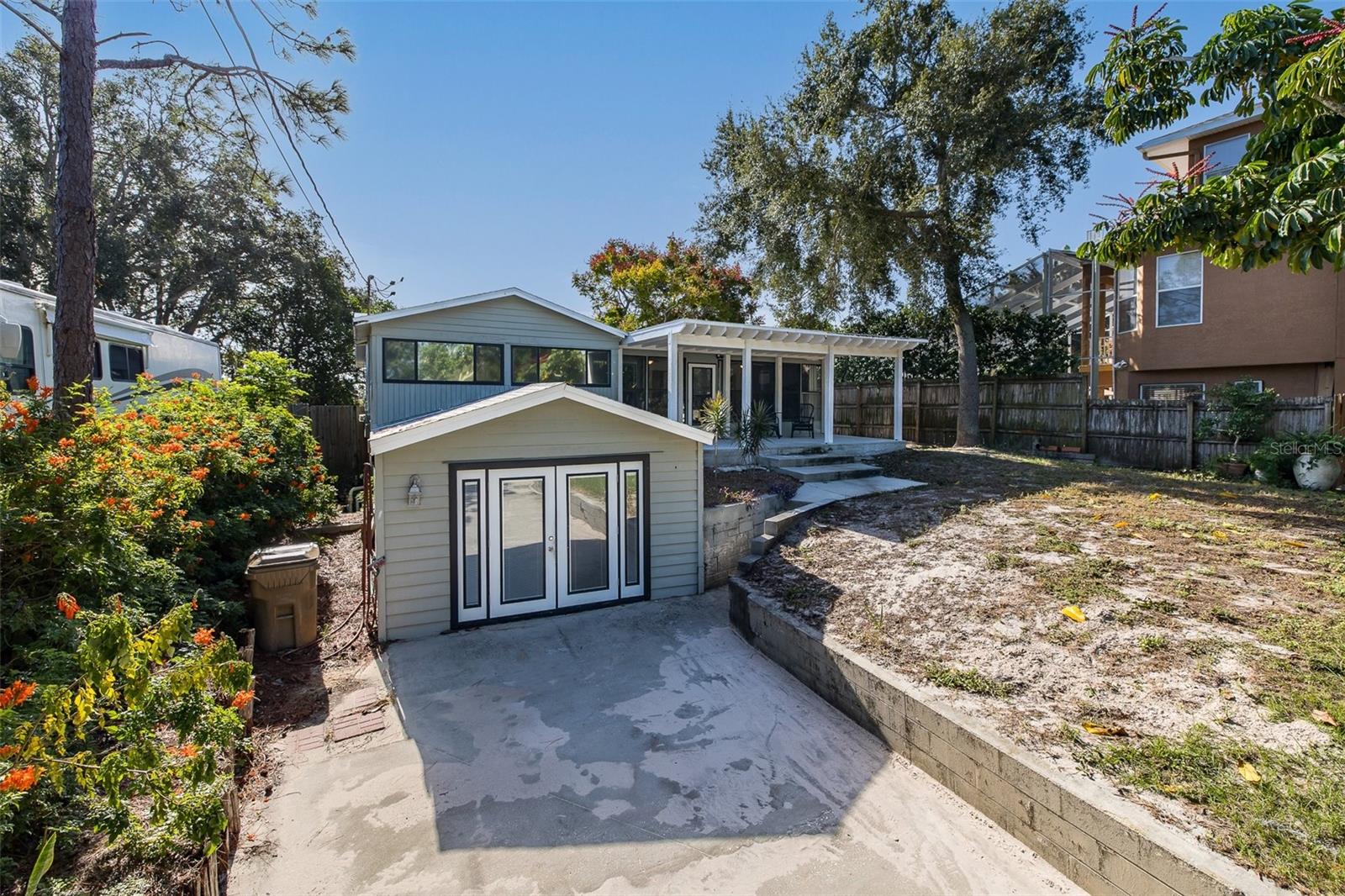 3138 BLUFF BLVD - Photo 1