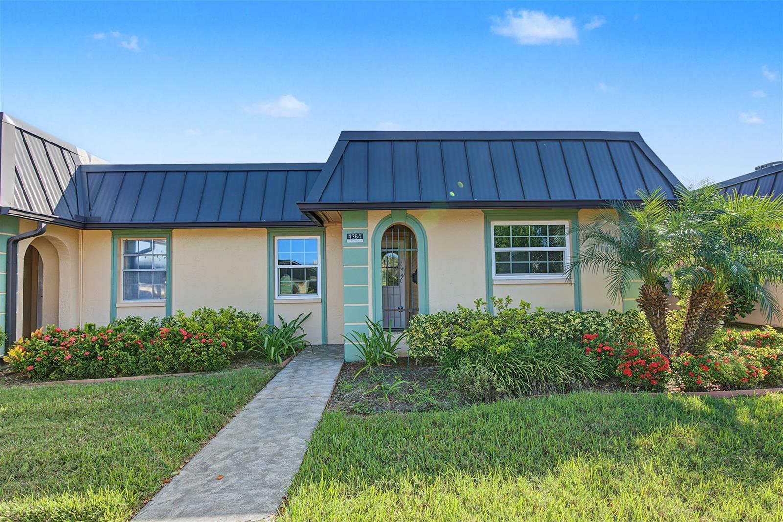 4364 SUMMERSUN DR - Photo 1