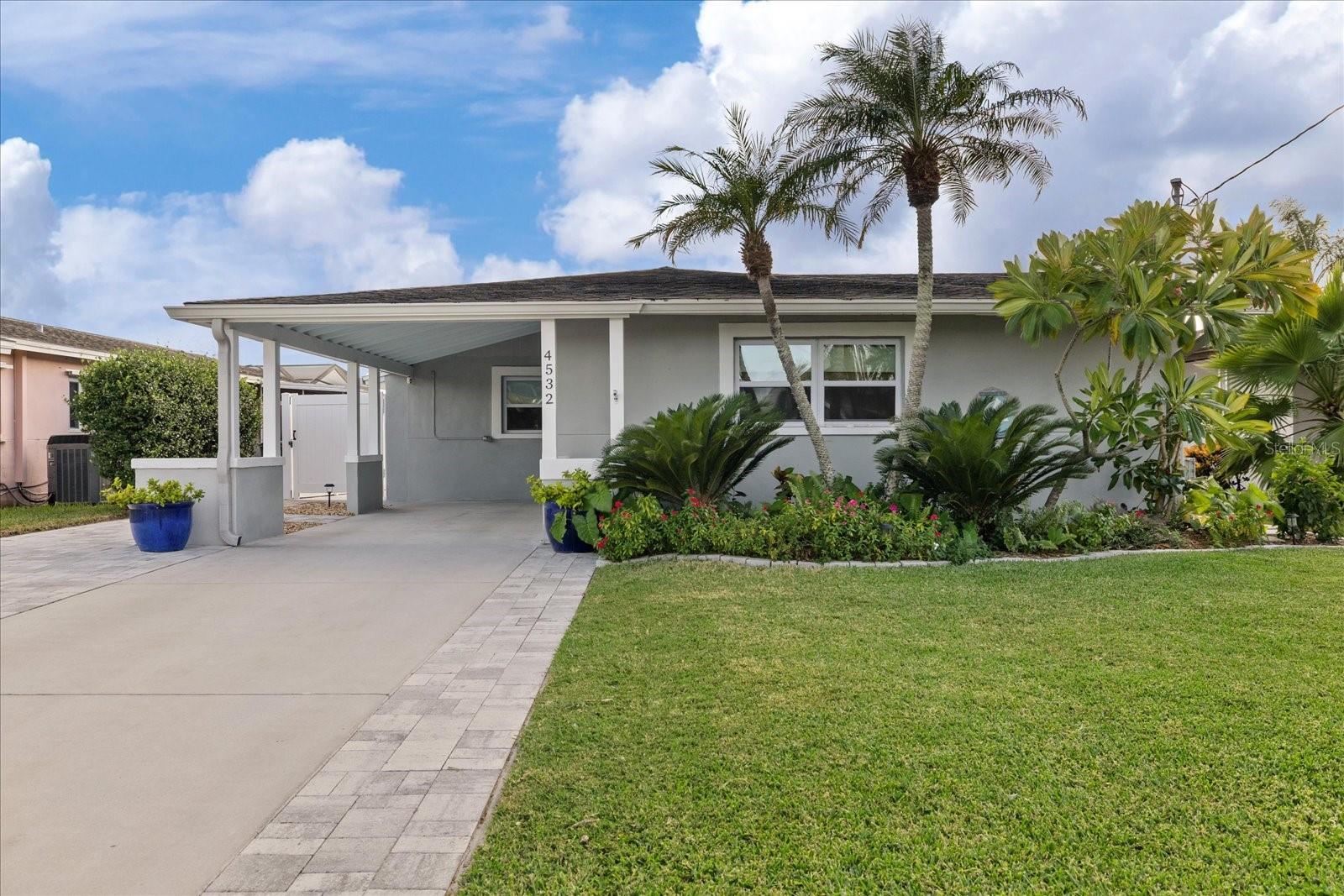 4532 FLORAMAR TER - Photo 1