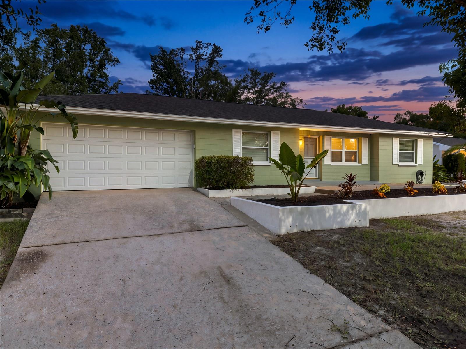 12421 BROOKSIDE ST - Photo 1