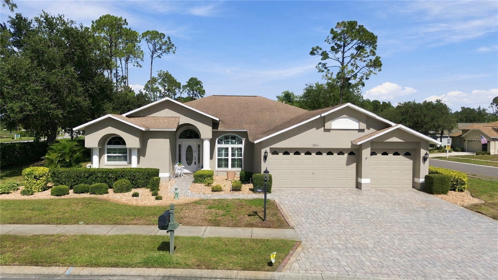 18842 FAIRWAY GREEN DR - Photo 1