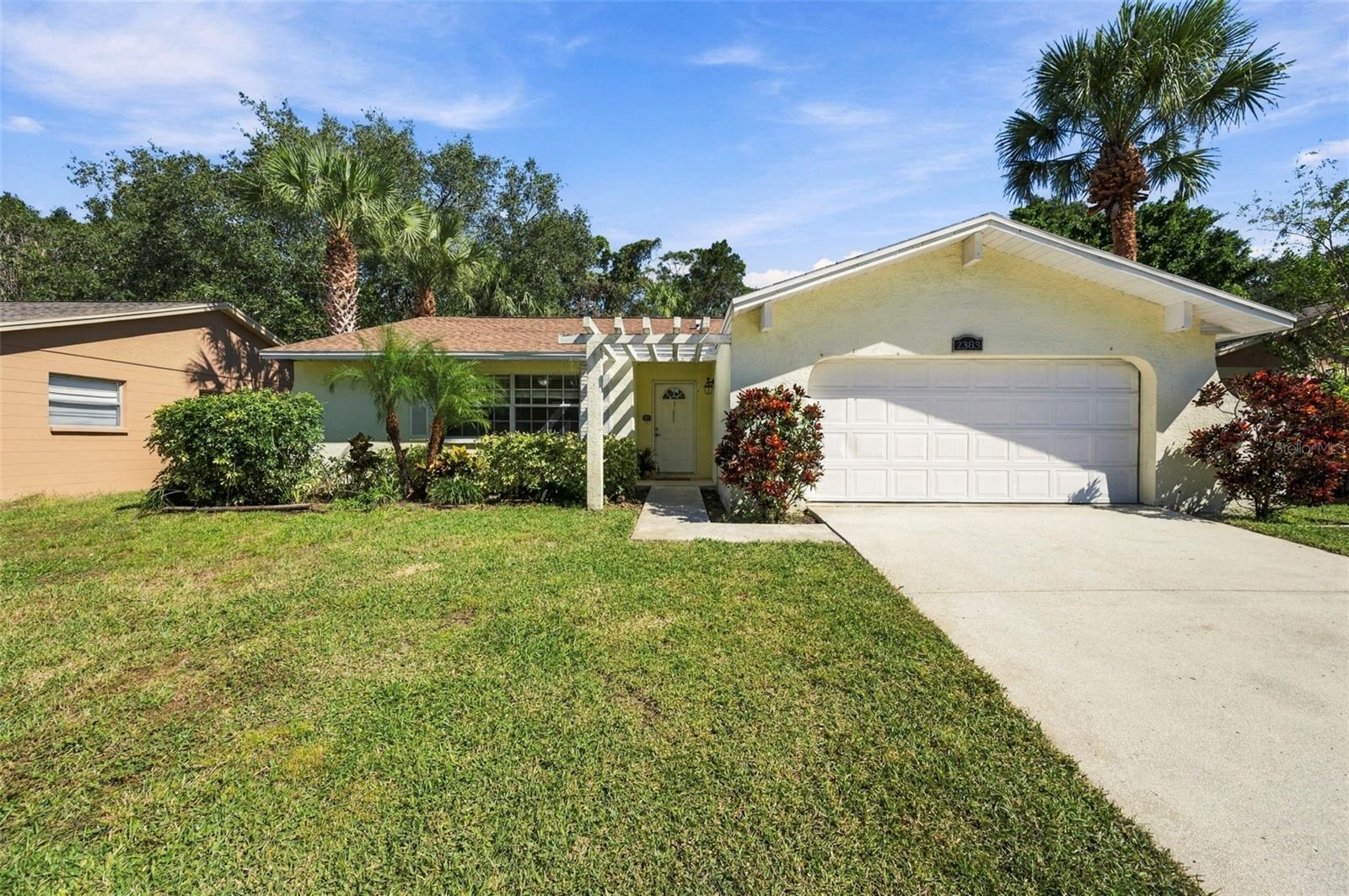 2383 GROVE VALLEY AVE - Photo 1