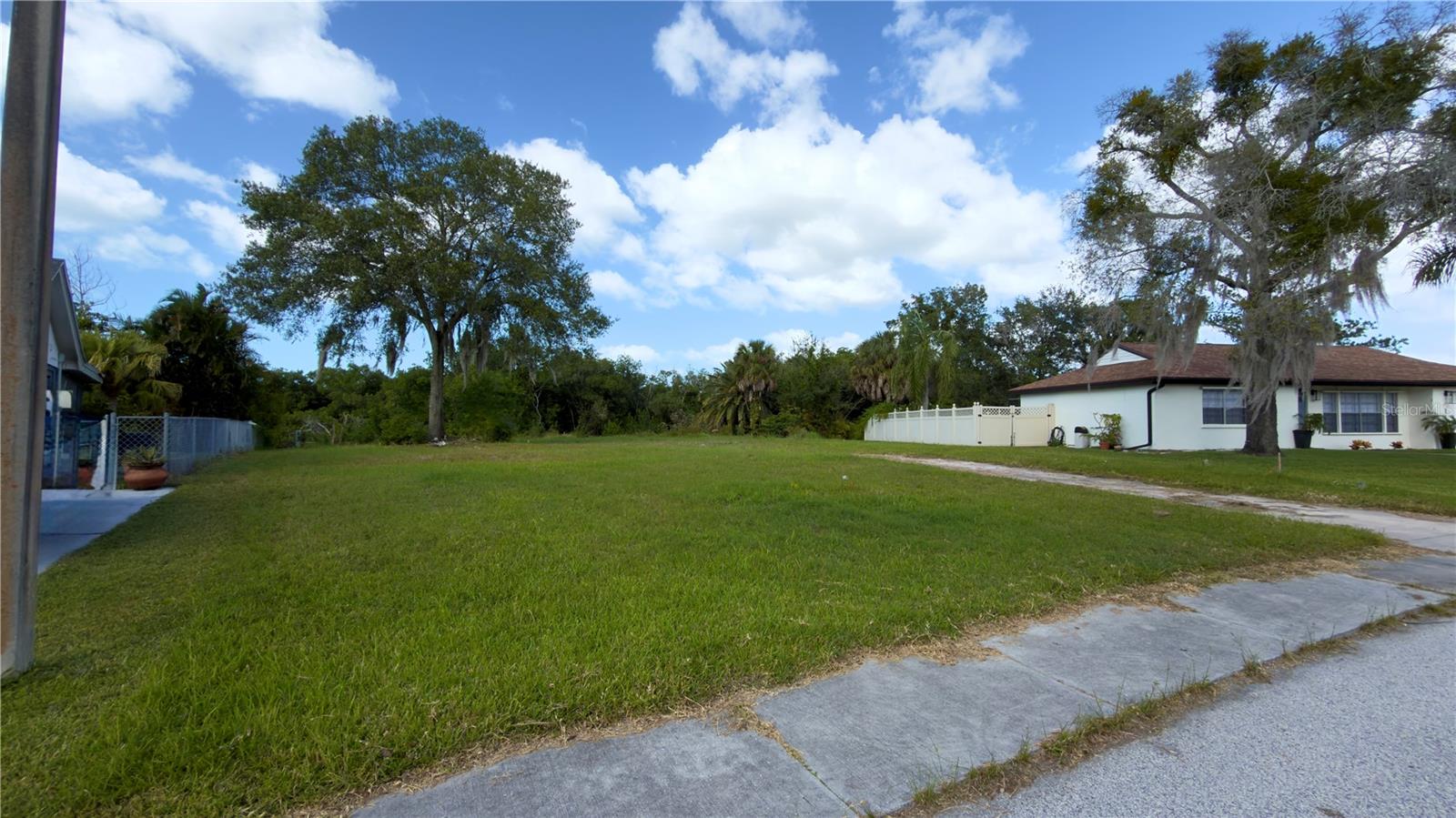3645 GRAYTON DR - Photo 1