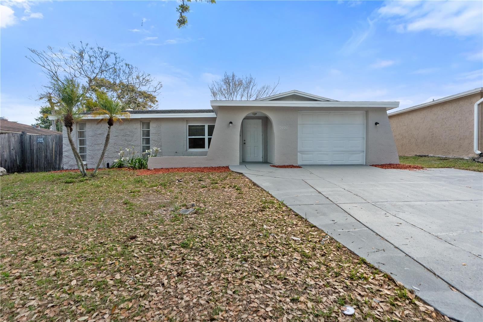 9020 HUNT CLUB LN - Photo 1